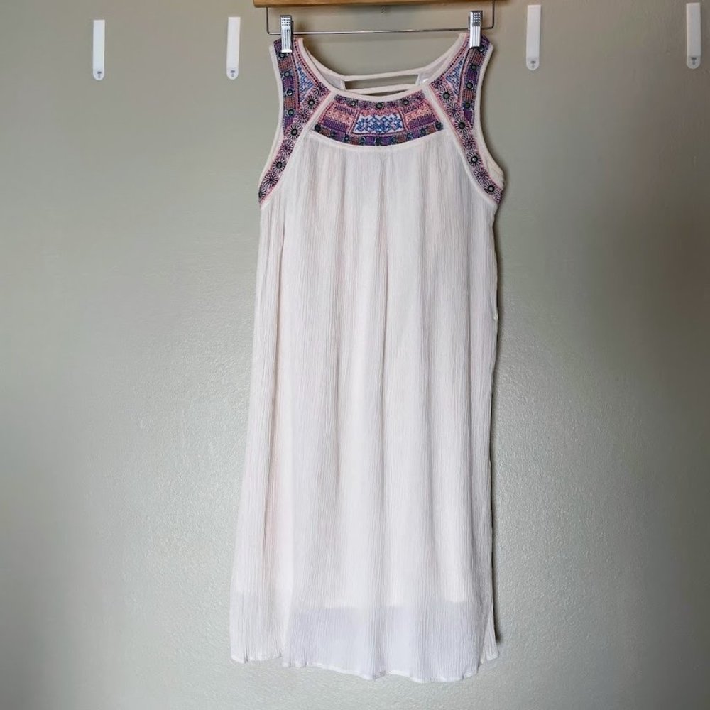 Sleeveless homecoming dress